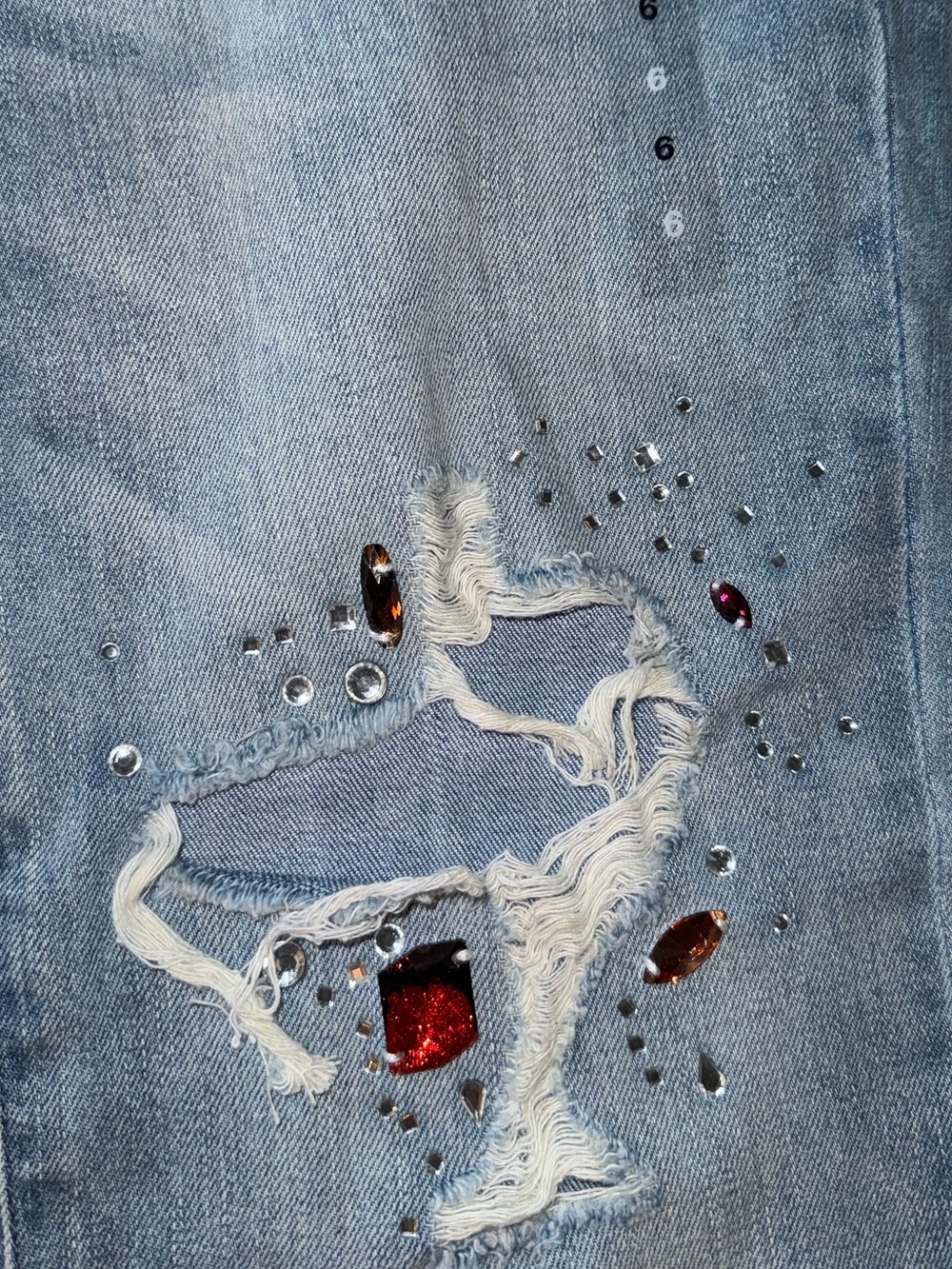 New York&Co Soho Straight leg Distressed ( open rip style ) with gems Jeans BNWT - Picture 13 of 16